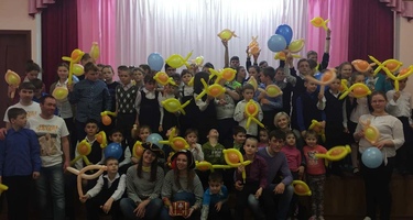 Акция «Лучик света»  для детей-инвалидов с нарушением слуха из специальной школы-интерната г. Задонска